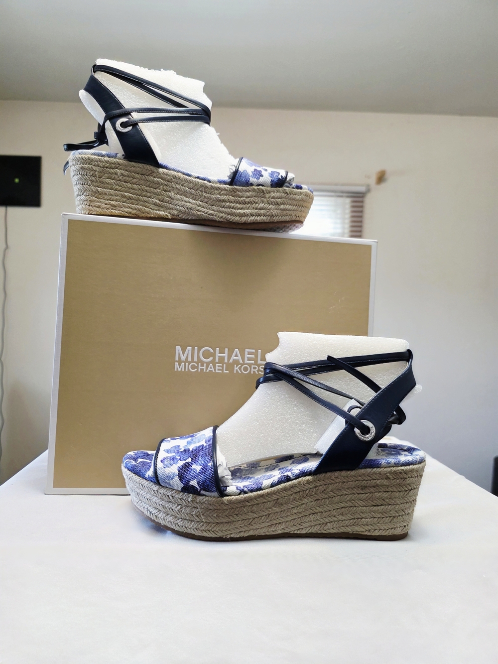 MICHAEL Michael Kors Margie Flatform In Blue Floral  Size 7.5